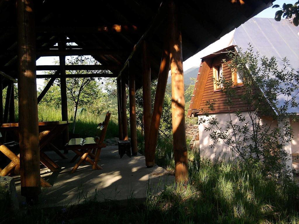 У Сергія Guest House Lumshory Bagian luar foto